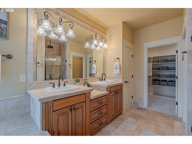 1296 E LUCAS St, La Center, WA 98629