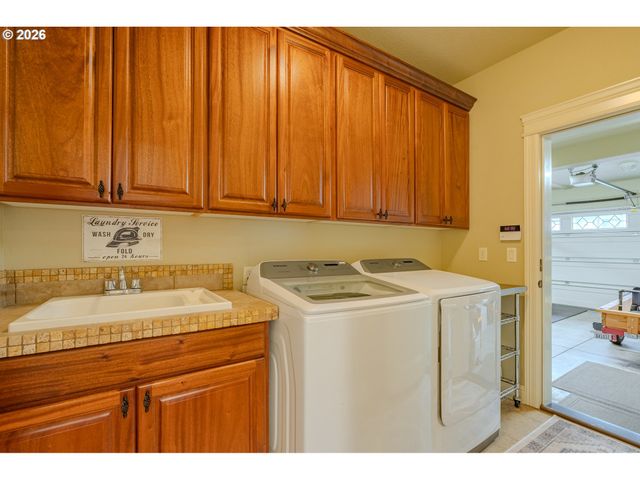 1296 E LUCAS St, La Center, WA 98629