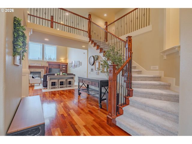 1296 E LUCAS St, La Center, WA 98629