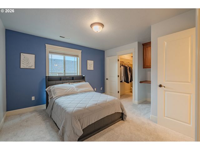 1296 E LUCAS St, La Center, WA 98629