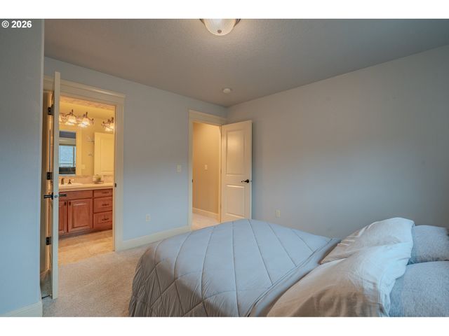 1296 E LUCAS St, La Center, WA 98629