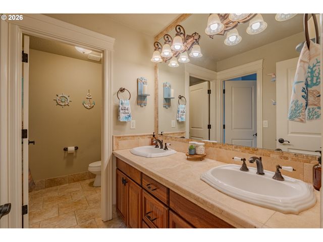1296 E LUCAS St, La Center, WA 98629