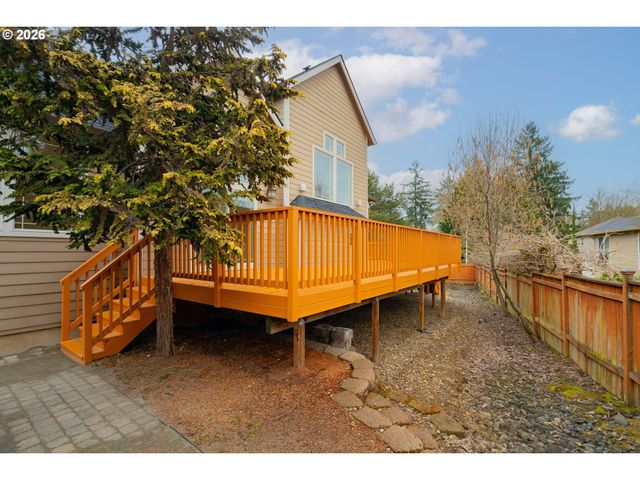 1296 E LUCAS St, La Center, WA 98629