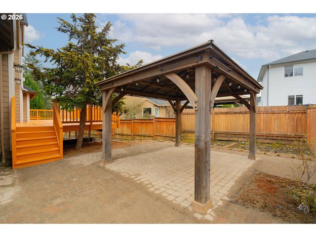 1296 E LUCAS St, La Center, WA 98629