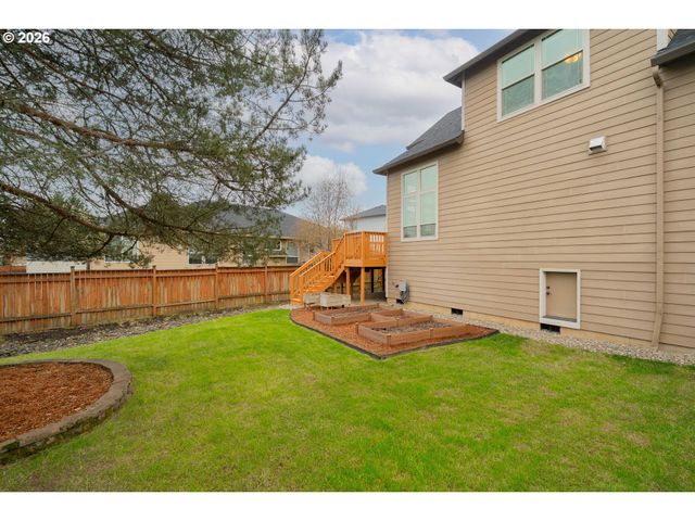 1296 E LUCAS St, La Center, WA 98629