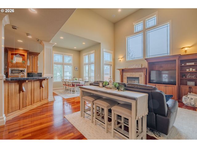 1296 E LUCAS St, La Center, WA 98629