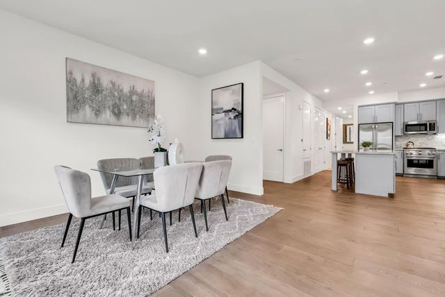 769 Eppleton Lane 302, Foster City, CA 94404