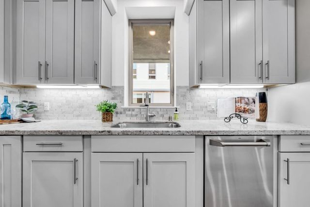 769 Eppleton Lane 302, Foster City, CA 94404