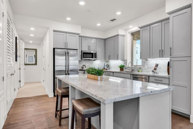 769 Eppleton Lane 302, Foster City, CA 94404