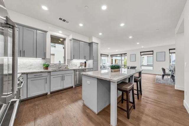 769 Eppleton Lane 302, Foster City, CA 94404