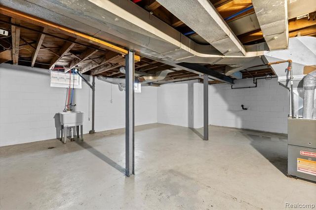 19322 Ilene Street, Detroit, MI 48221