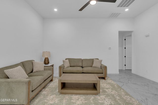 13384 Emerald Copper, Horizon City, TX 79928