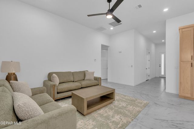 13384 Emerald Copper, Horizon City, TX 79928