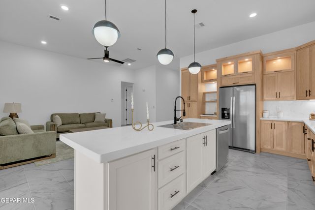 13384 Emerald Copper, Horizon City, TX 79928