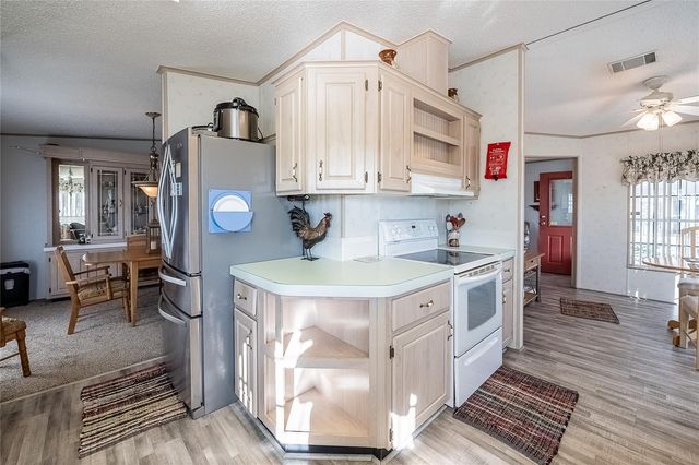 36901 KIMELA AVENUE, Zephyrhills, FL 33542