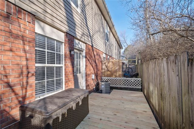 1238 Iron Horse Drive, Fayetteville, AR 72703