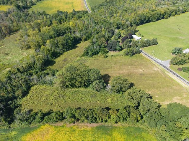 4749 Herendeen Road, Farmington, NY 14548