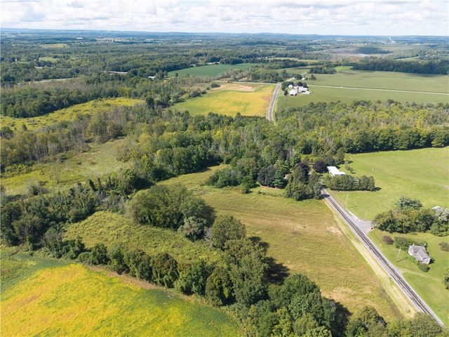 4749 Herendeen Road, Farmington, NY 14548