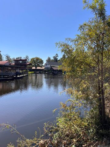 32742 Cypress Dr, Springfield, LA 70462