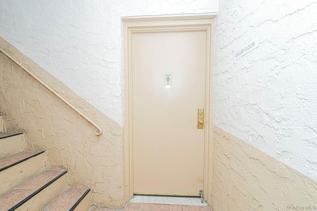 490 Clove Road, Staten Island, NY 10310