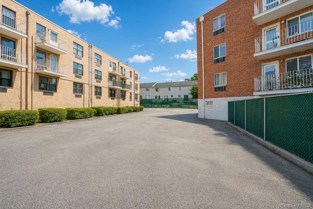 490 Clove Road, Staten Island, NY 10310