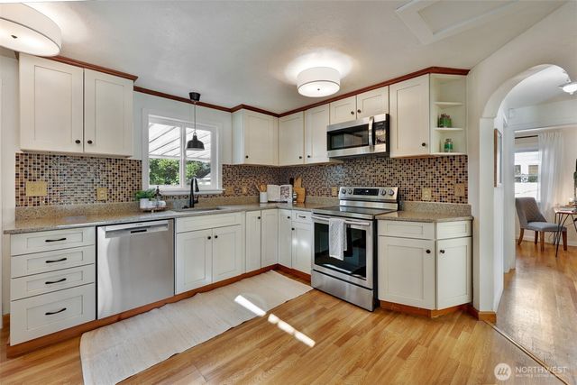 3924 SW Holden Street, Seattle, WA 98136