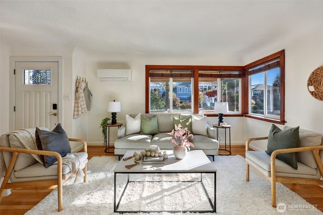 3924 SW Holden Street, Seattle, WA 98136