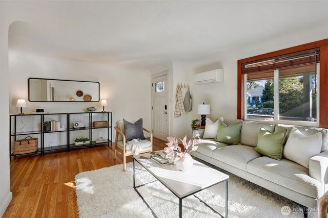 3924 SW Holden Street, Seattle, WA 98136