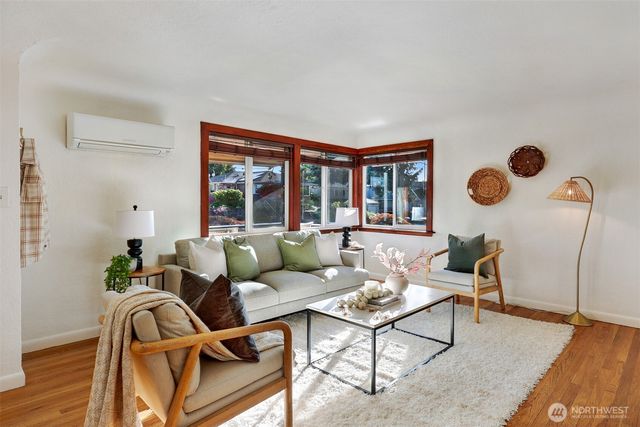 3924 SW Holden Street, Seattle, WA 98136