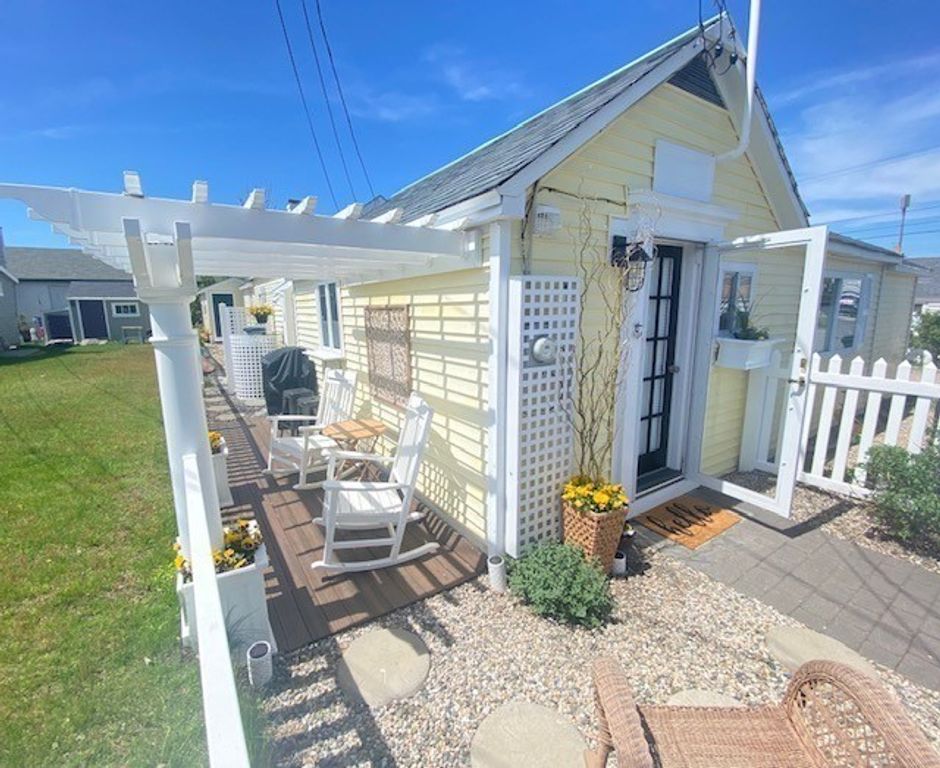 6 78th Street A, Newburyport, MA 01950
