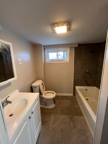 31-33 Tremont St 1, Braintree, MA 02184