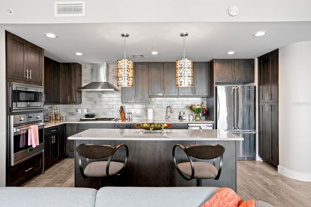 176 4TH AVENUE NE 1002, St Petersburg, FL 33713