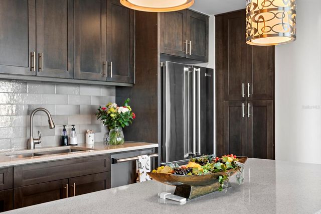 176 4TH AVENUE NE 1002, St Petersburg, FL 33713