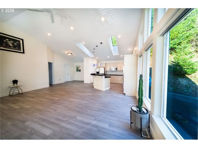 118 CLARK CREEK Rd, Longview, WA 98632