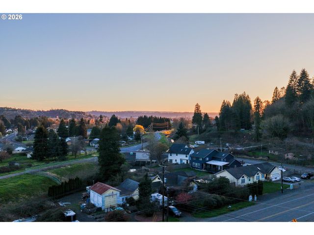 118 CLARK CREEK Rd, Longview, WA 98632