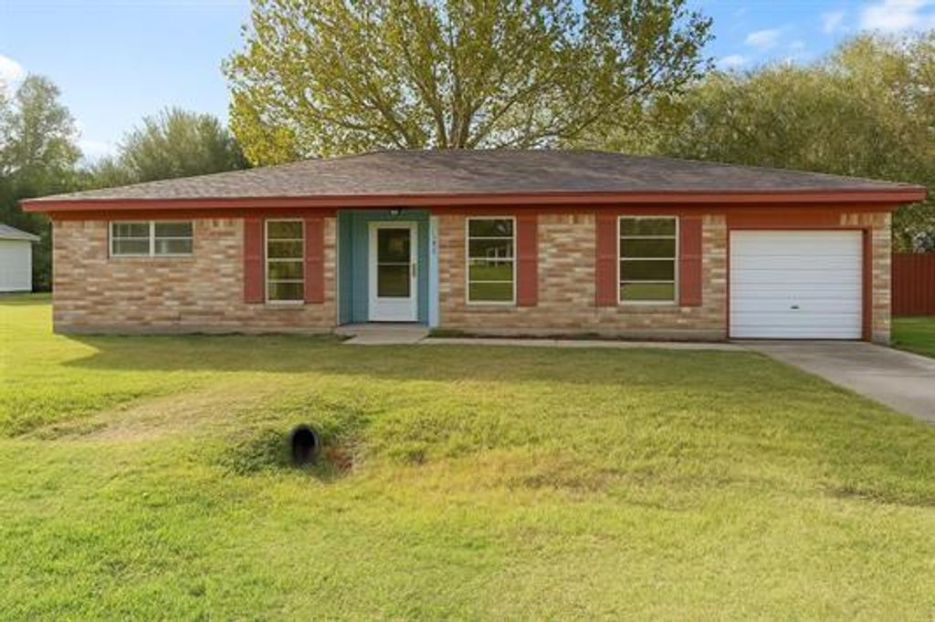 136 Campbell Road, Winnie, TX 77665