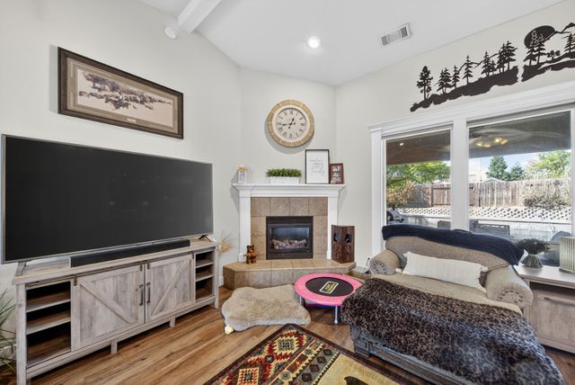 2372 Tradition Way, Redding, CA 96001