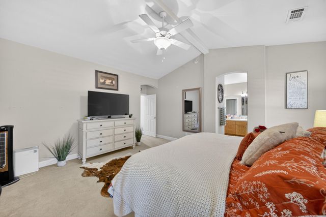 2372 Tradition Way, Redding, CA 96001