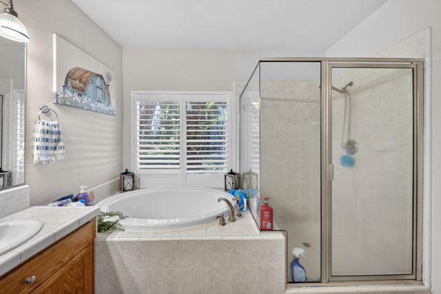 2372 Tradition Way, Redding, CA 96001