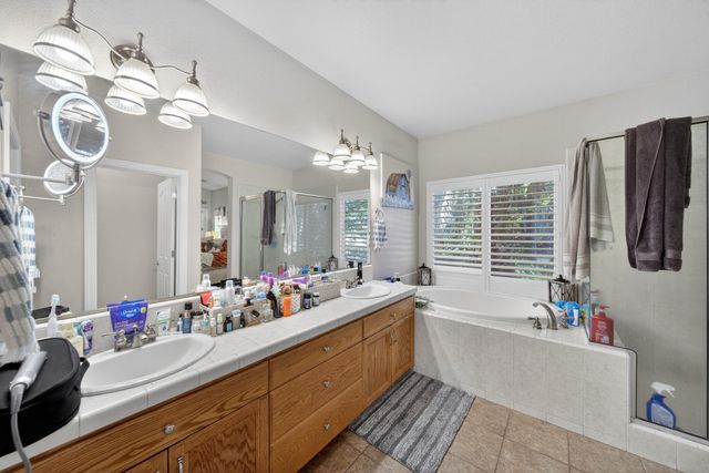 2372 Tradition Way, Redding, CA 96001