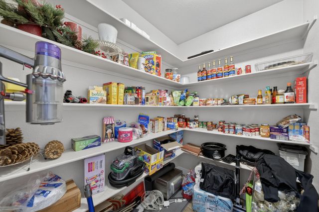 2372 Tradition Way, Redding, CA 96001