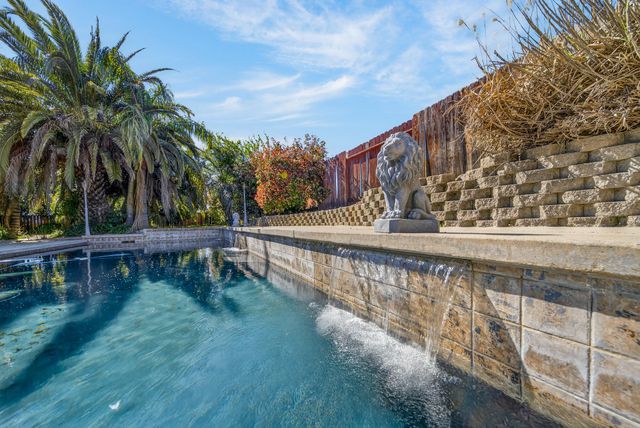 2372 Tradition Way, Redding, CA 96001