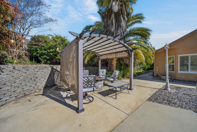 2372 Tradition Way, Redding, CA 96001