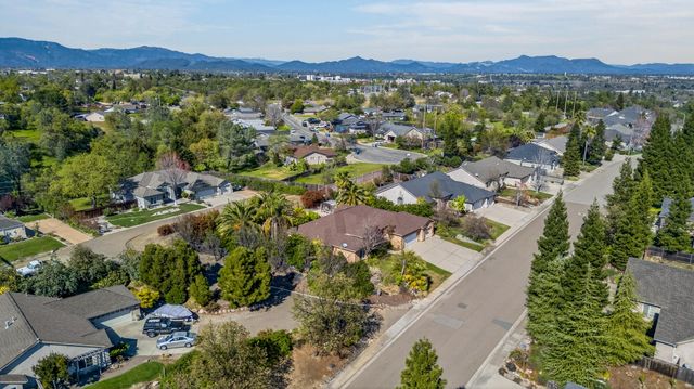 2372 Tradition Way, Redding, CA 96001