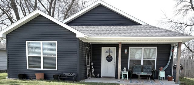 717 S ALLEN ST, Centralia, MO 65240