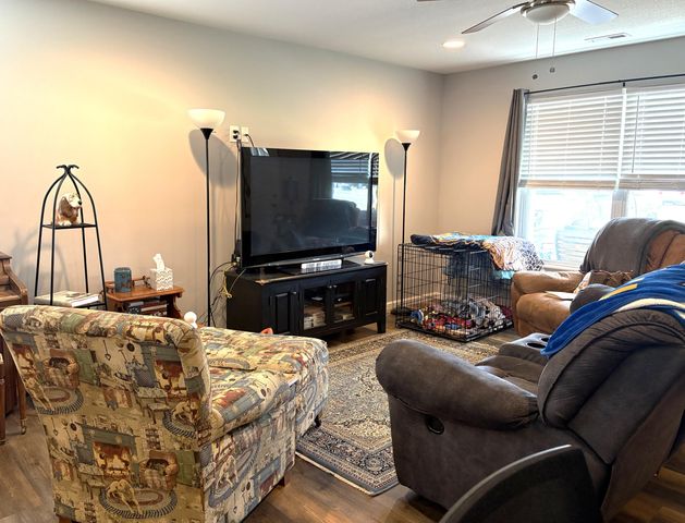 717 S ALLEN ST, Centralia, MO 65240