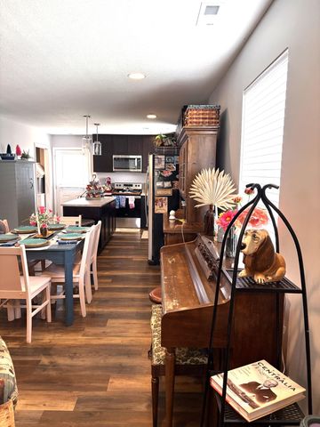 717 S ALLEN ST, Centralia, MO 65240