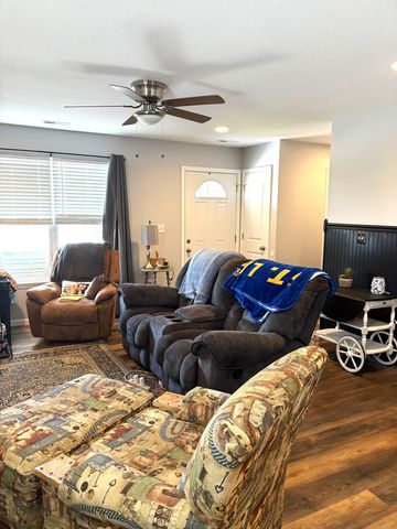 717 S ALLEN ST, Centralia, MO 65240