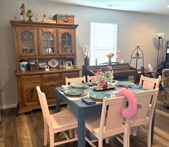 717 S ALLEN ST, Centralia, MO 65240