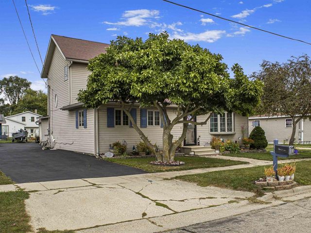 211 Warren Street, Albany, WI 53502